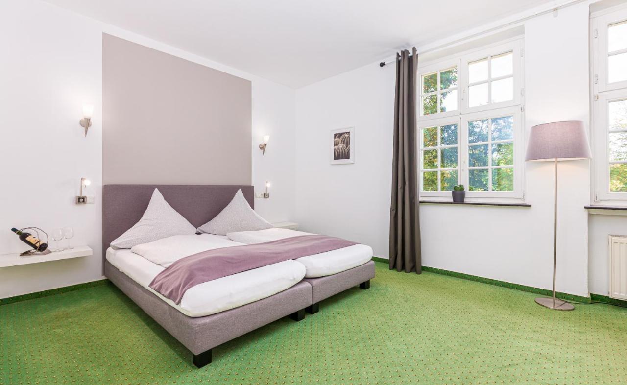 Gasthaus Und Hotel An Der Kost Hattingen Exterior foto